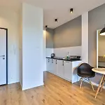 Slawinska 6 By Perfect 510 & 511 ורשה